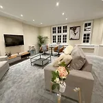 Spacious Central London Penthouse Near Baker St